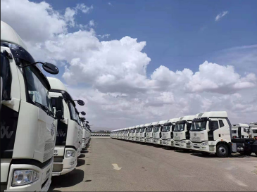 Camions lourds de libération livrant à l'étranger.png