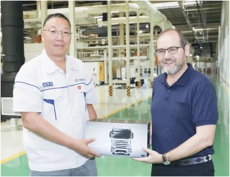 Embajador de Chile en China visita FAW Liberation Powertrain Division.png