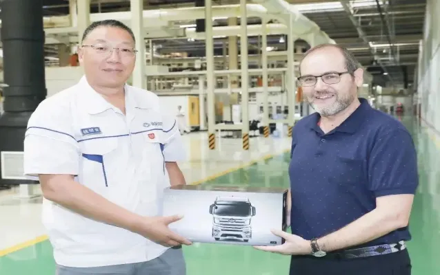 Chilean Ambassador to China Visits FAW Liberation Powertrain Division