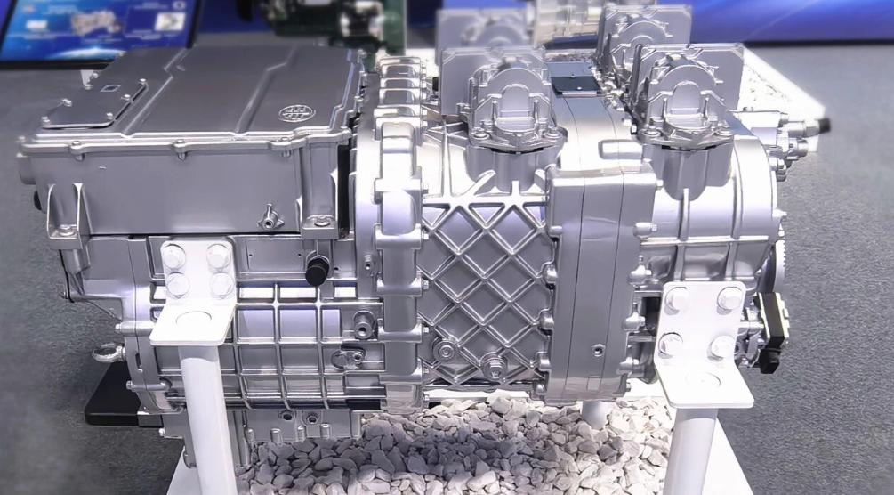 FAWDE's 20 Powertrain Models Ignite the Global Conference